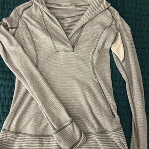 Lululemon pullover quarter-zip in gray size 4/6